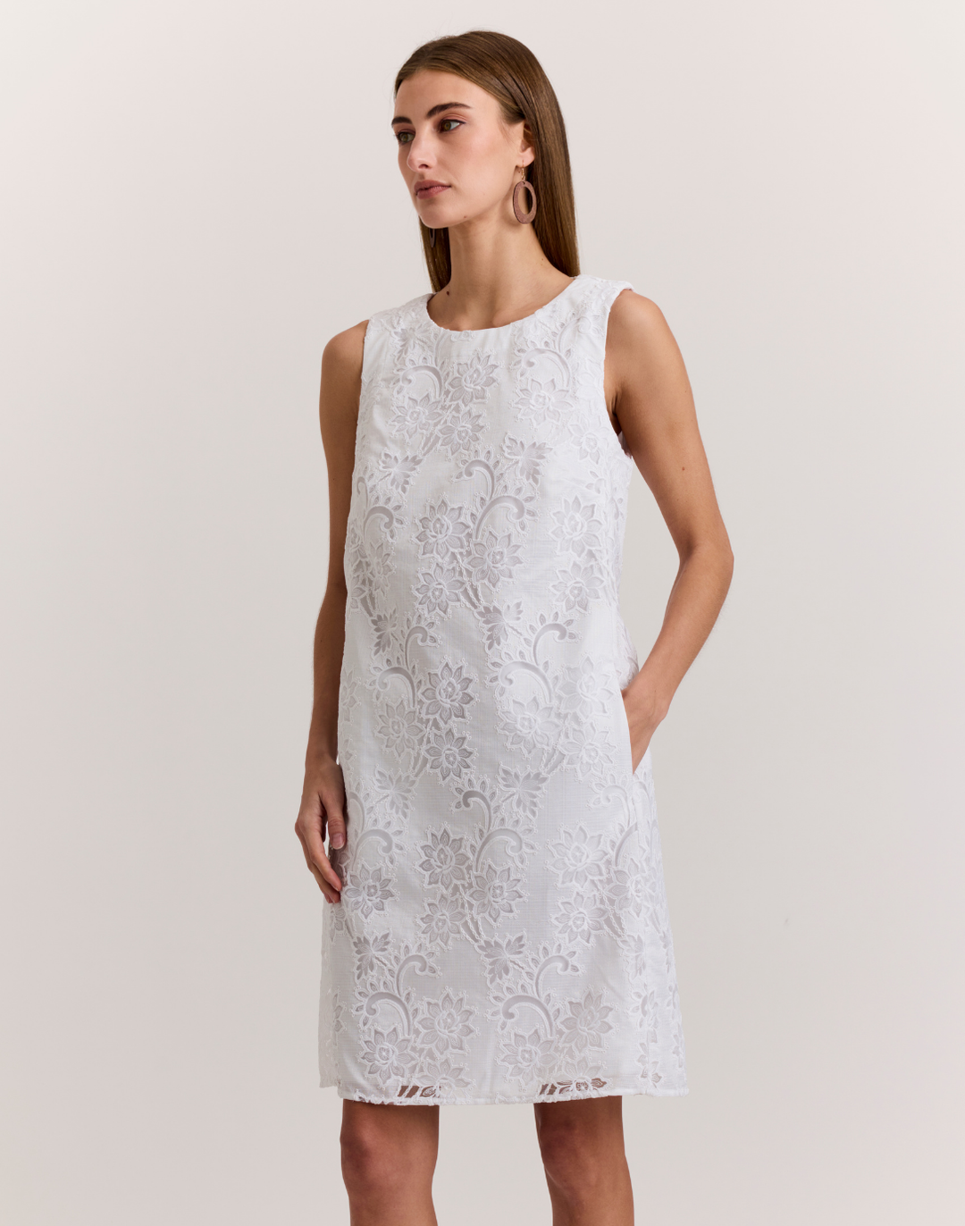 Courtney Sleeveless Floral Motif Lace Dress