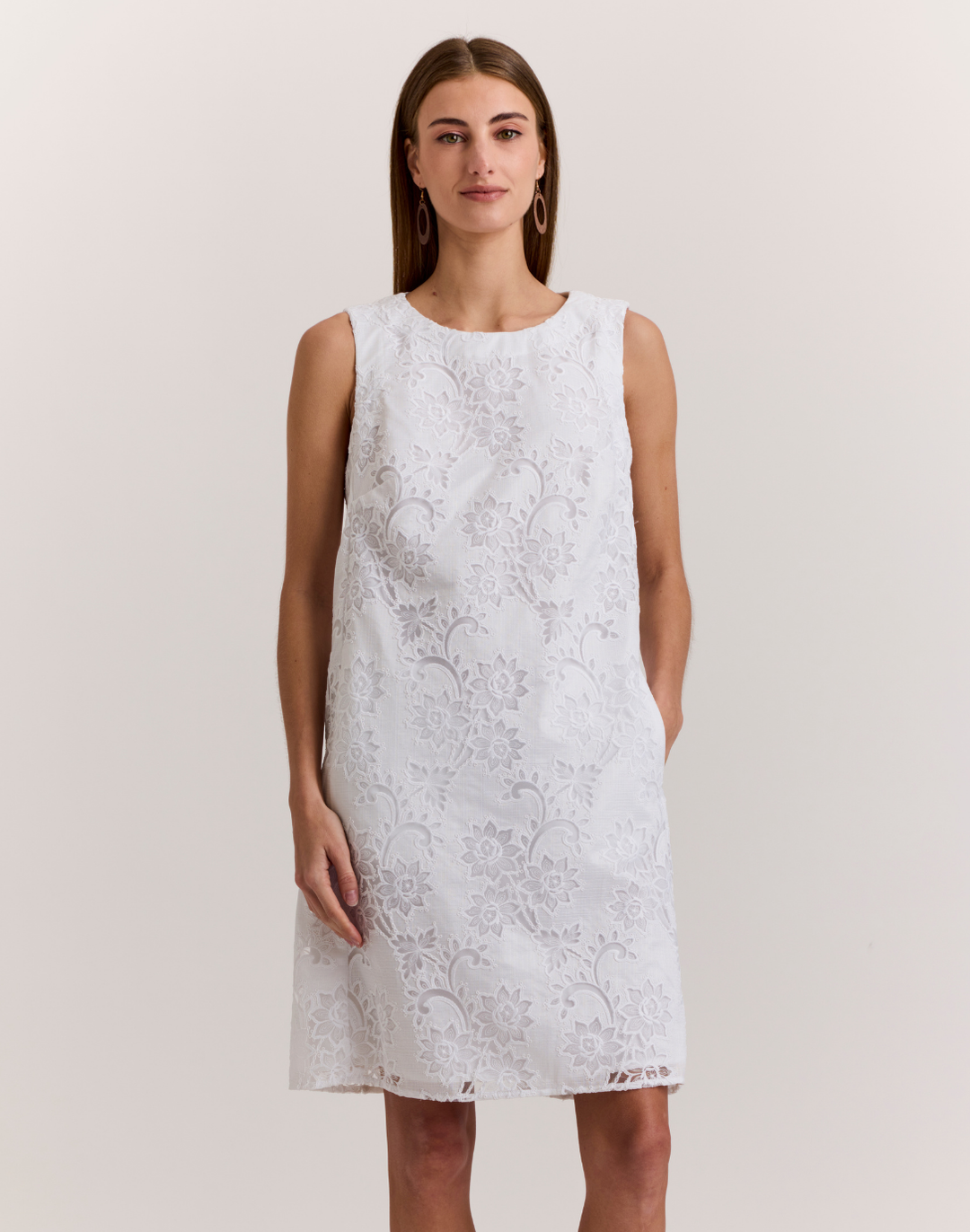 Courtney Sleeveless Floral Motif Lace Dress