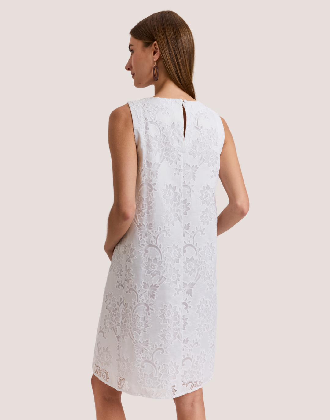 Courtney Sleeveless Floral Motif Lace Dress
